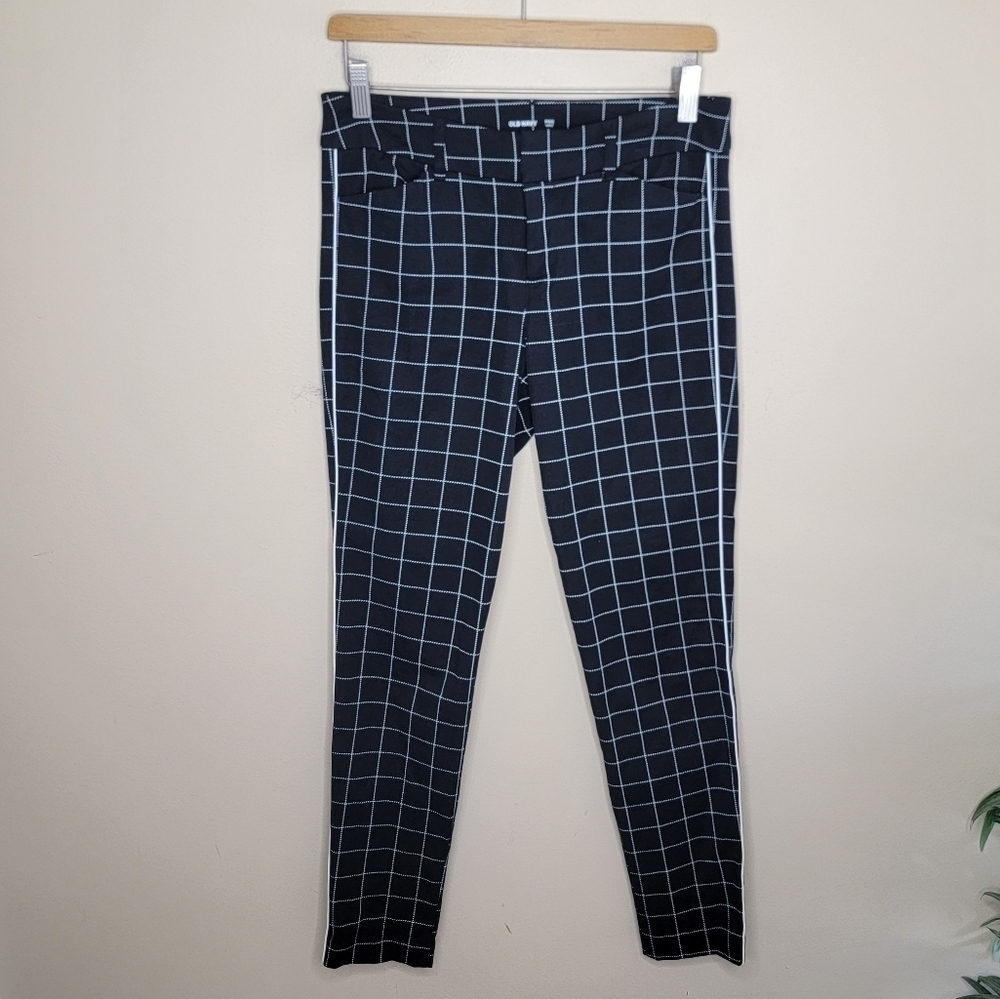 Old Navy | Black & White Grid Ankle Pixie Pants with White Side Stripe Size 4